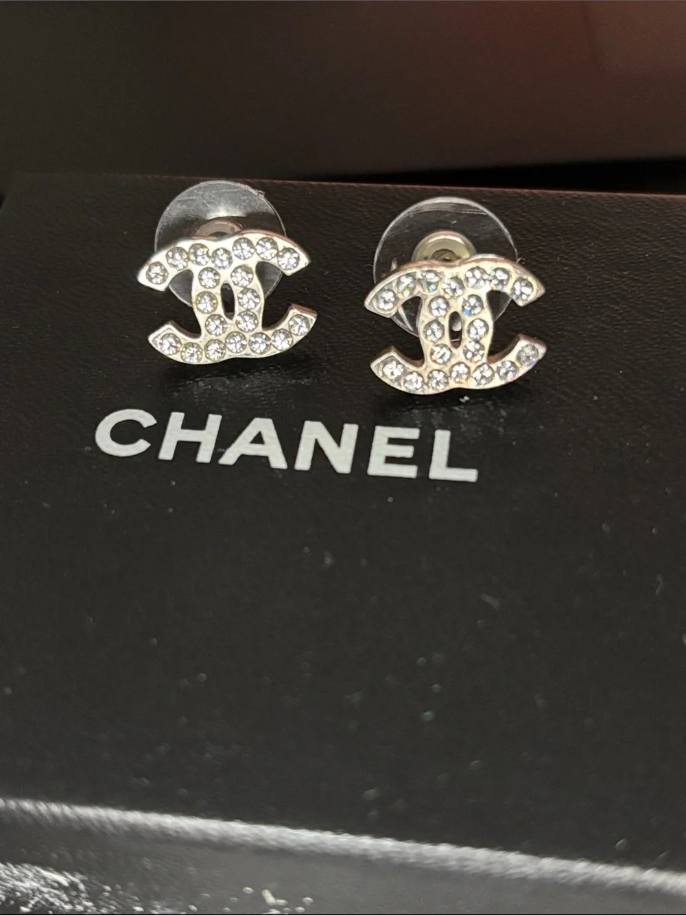 CHANEL logo stud